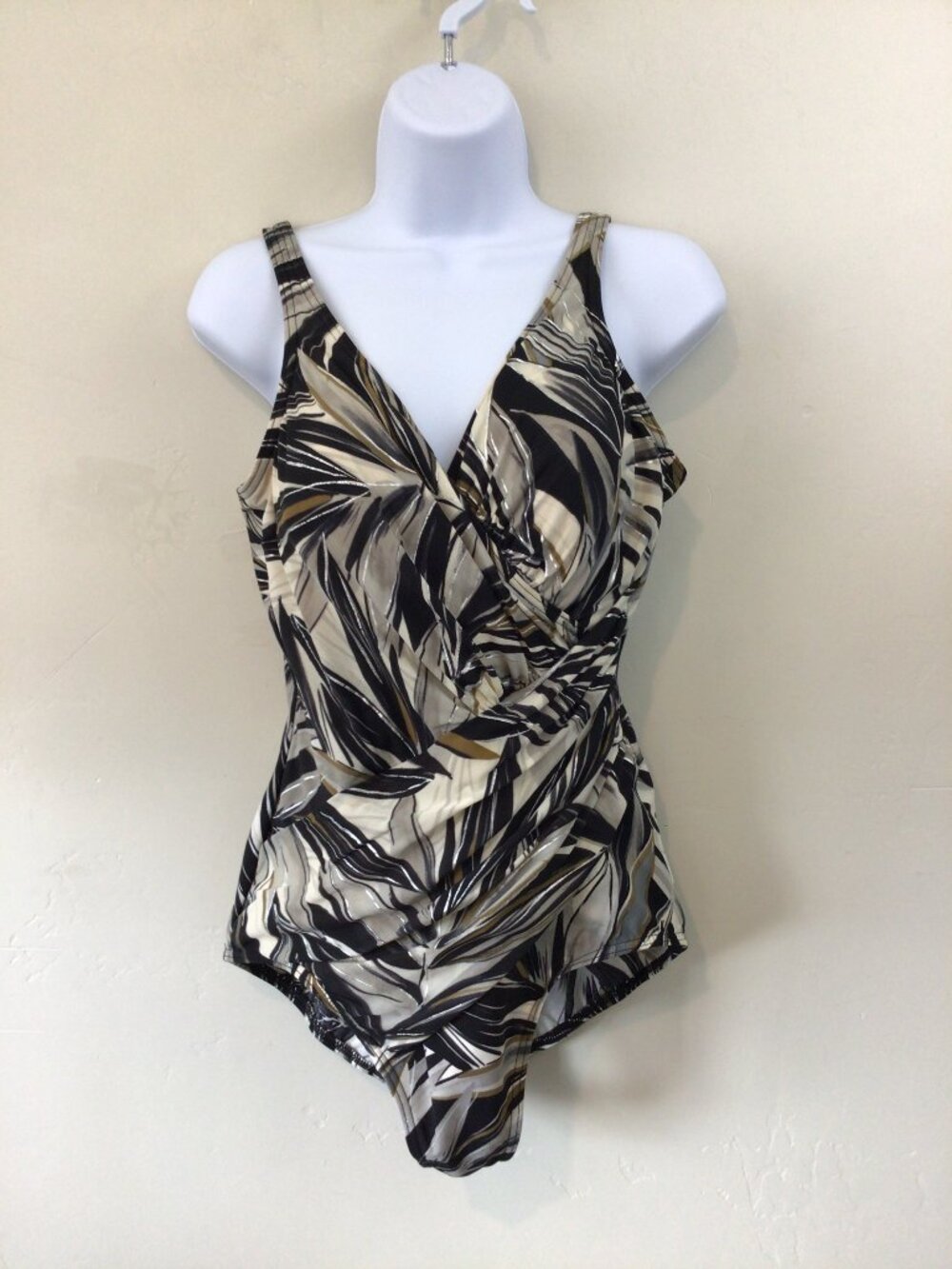 Miraclesuit Miracle Suit One Piece Tummy Tuck Swimsuit Size 10